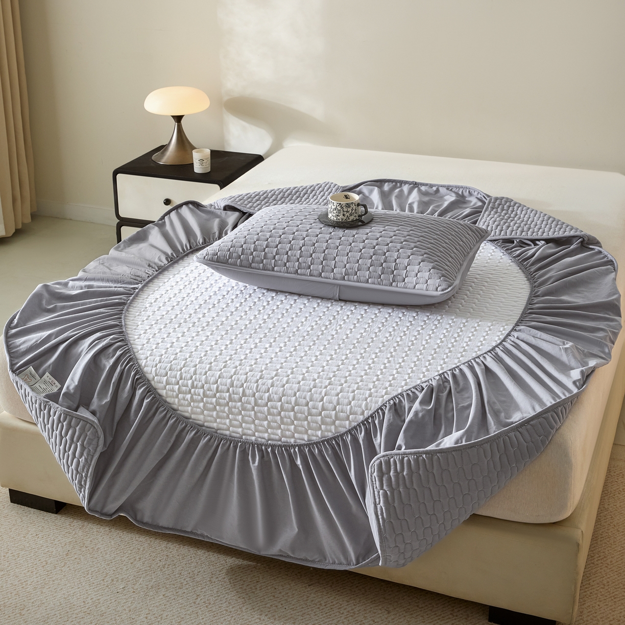 91家纺网 家纺一手货源 找家纺 芬晴家纺 2025新款全棉棉花夹棉床笠系列-幻彩 幻彩-浅灰