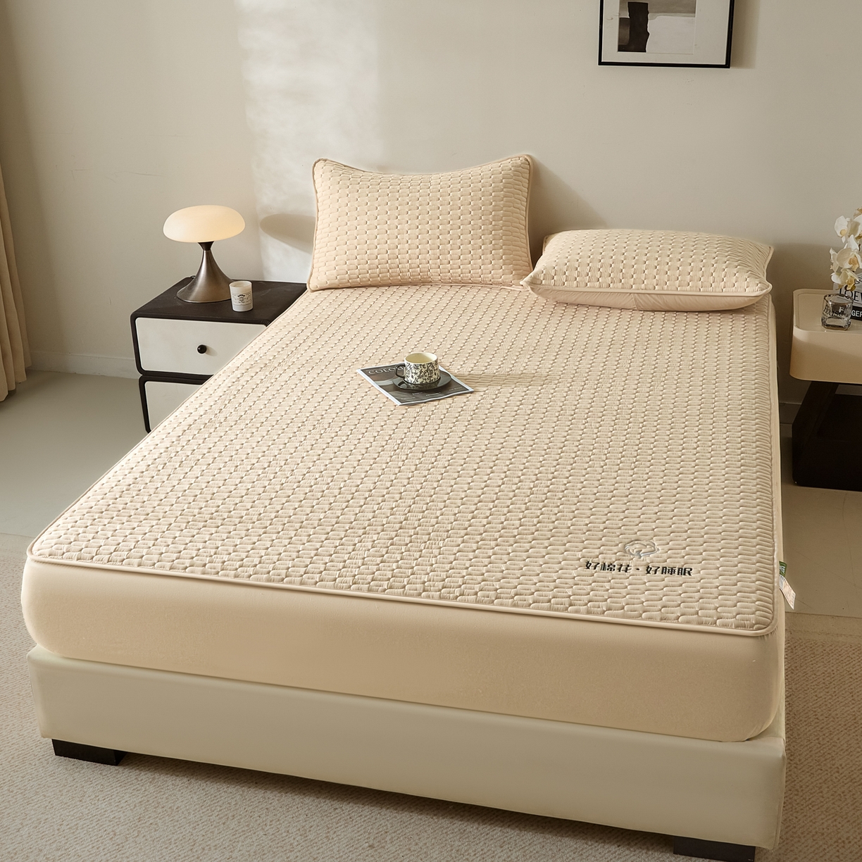 91家纺网 家纺一手货源 找家纺 芬晴家纺 2025新款全棉棉花夹棉床笠系列-幻彩 幻彩-浅卡