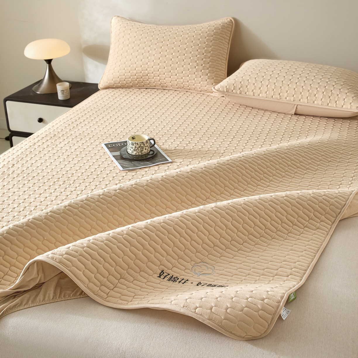 91家纺网 家纺一手货源 找家纺 芬晴家纺 2025新款全棉棉花夹棉床笠系列-幻彩 幻彩-浅卡