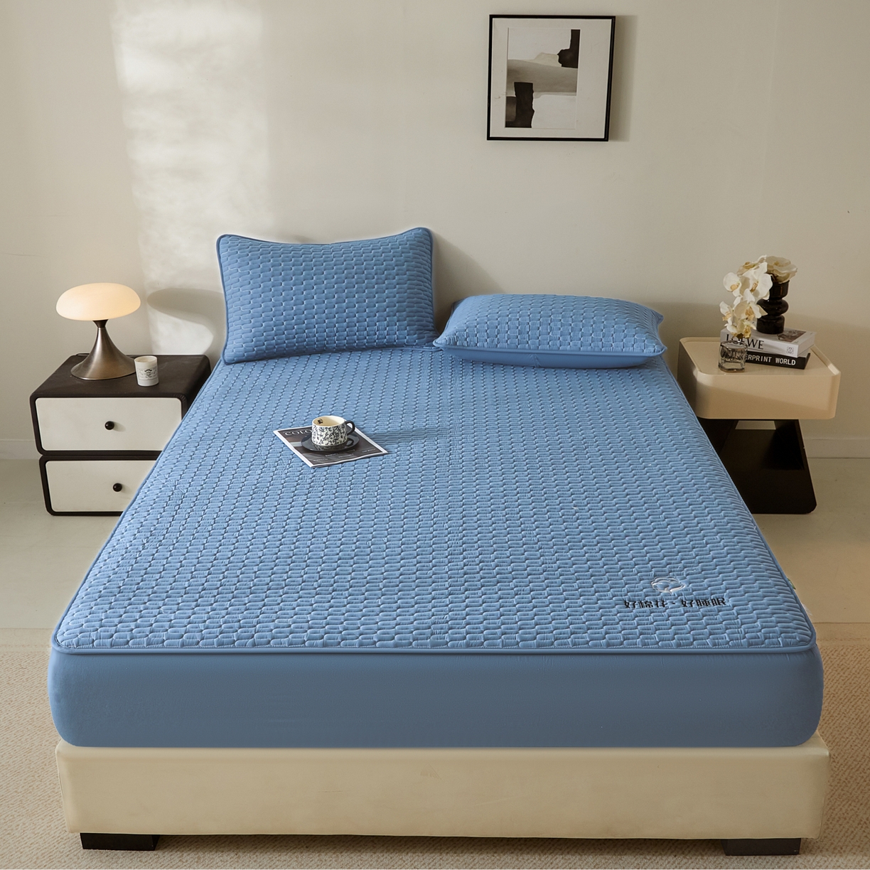 91家纺网 家纺一手货源 找家纺 芬晴家纺 2025新款全棉棉花夹棉床笠系列-幻彩 幻彩-雾蓝