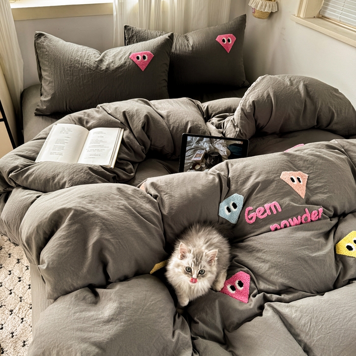 91家纺网 家纺一手货源 找家纺 优兰朵 2025新款水洗棉印花毛巾绣四件套 星星眼