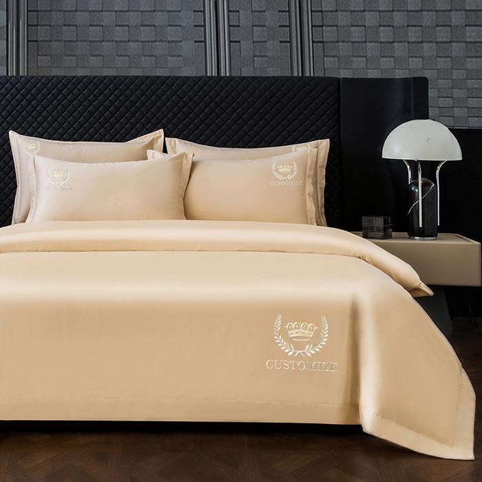 91家纺网 家纺一手货源 找家纺 卡诗兰 2025新款A类50S双股新疆长绒棉贡缎面料刺绣四件套-高端礼盒装 香槟色-皇冠