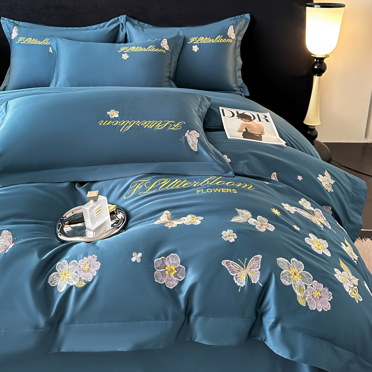 91家纺网 家纺一手货源 找家纺 （总）卡诗兰 2025新款A类50S双股全棉贡缎长绒棉刺绣四件套-飞舞蝴蝶系列(高档礼盒装)