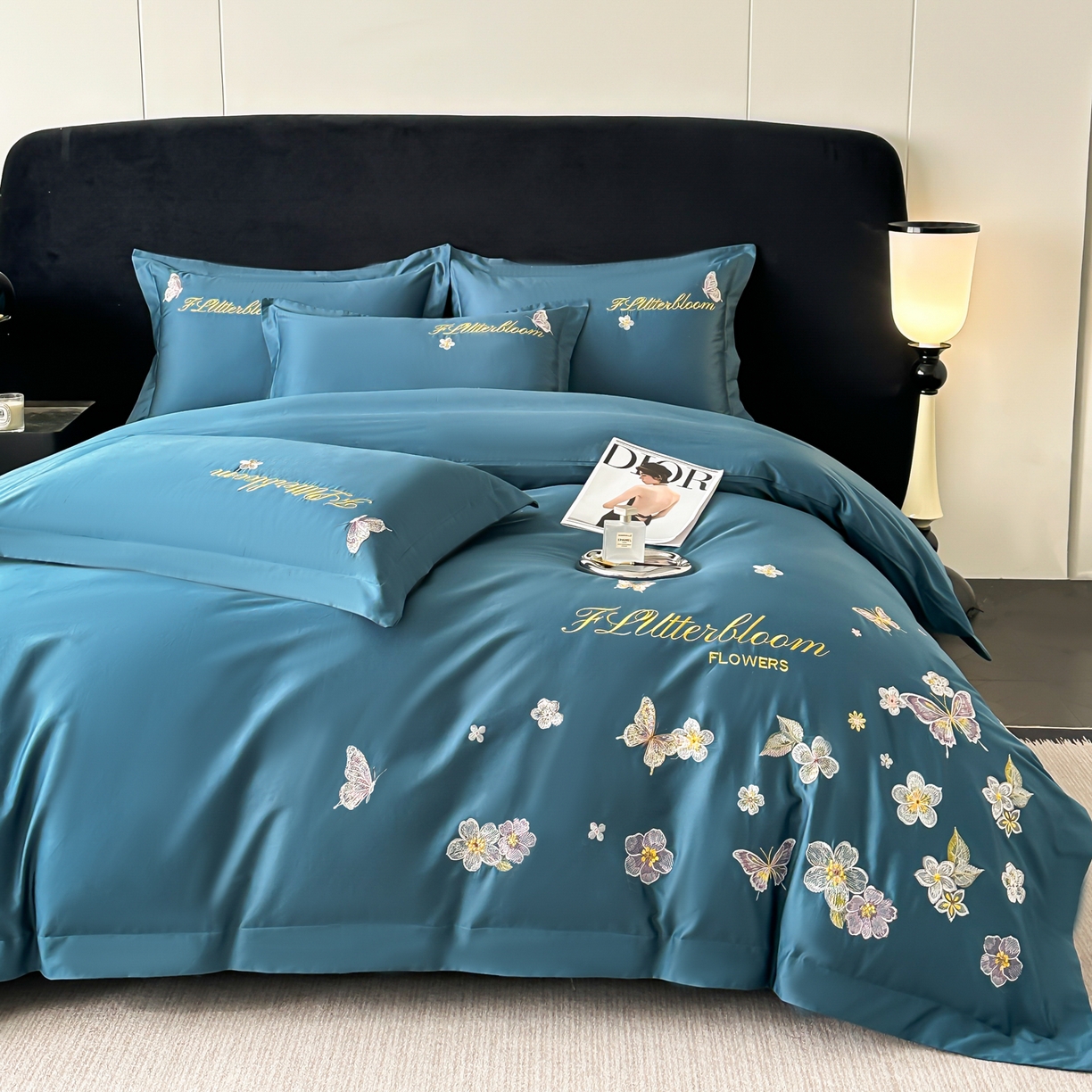 91家纺网 家纺一手货源 找家纺 卡诗兰 2025新款A类50S双股全棉贡缎长绒棉刺绣四件套-飞舞蝴蝶系列(高档礼盒装) 飞舞蝴蝶 宾利蓝