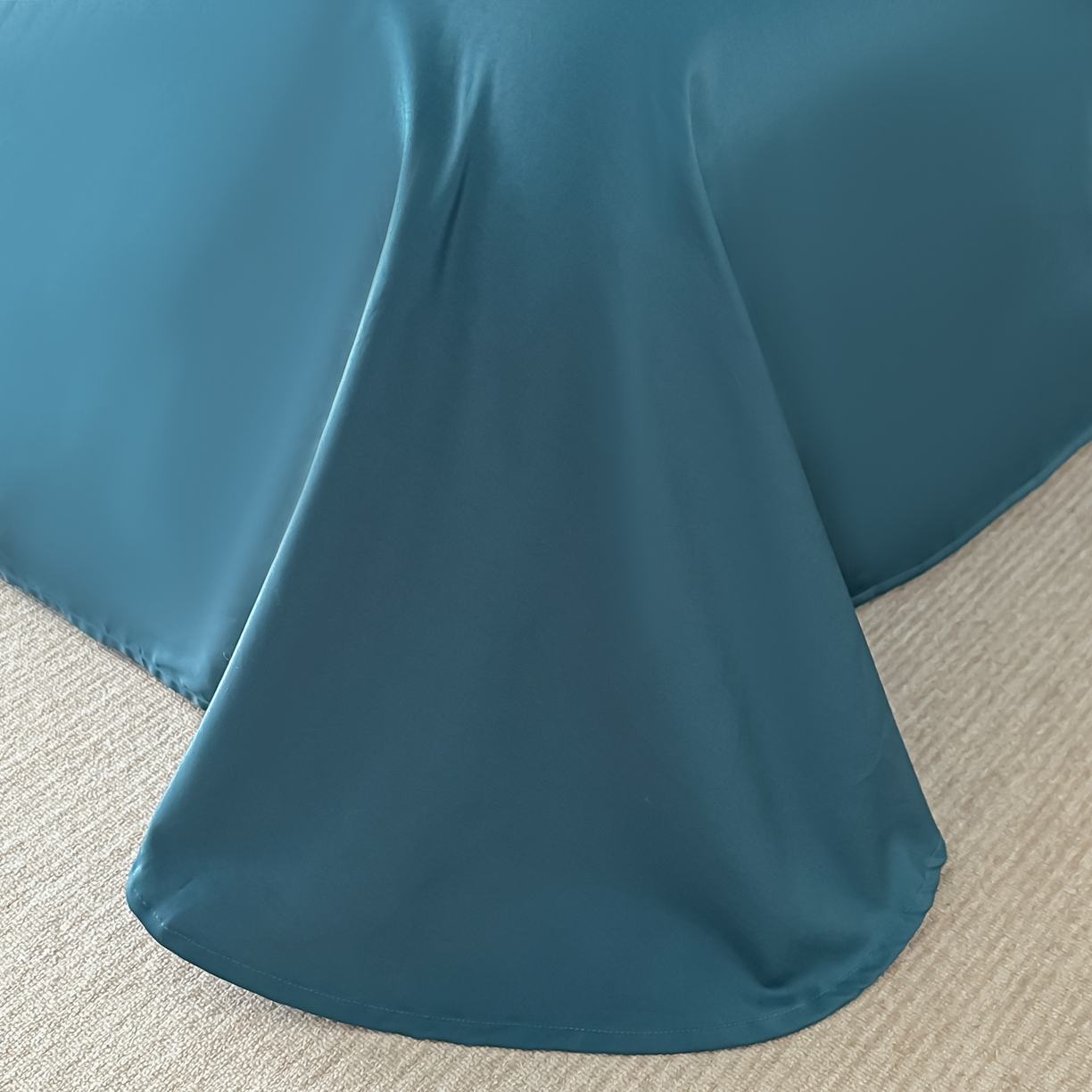 91家纺网 家纺一手货源 找家纺 卡诗兰 2025新款A类50S双股全棉贡缎长绒棉刺绣四件套-飞舞蝴蝶系列(高档礼盒装) 飞舞蝴蝶 宾利蓝