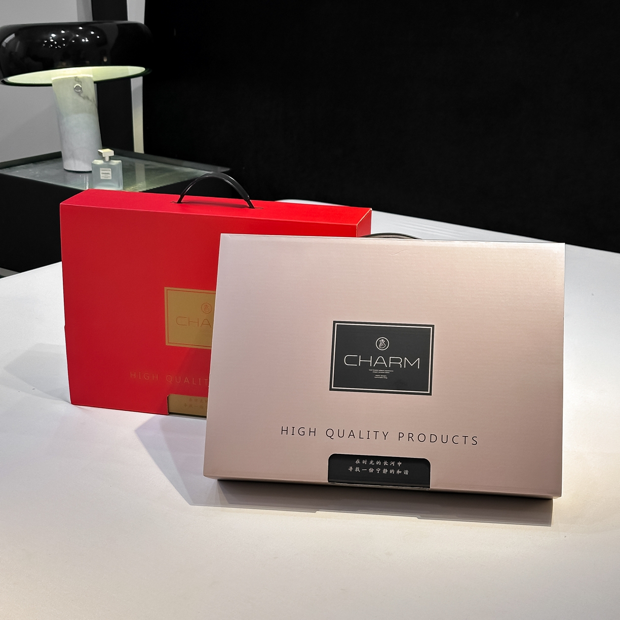 91家纺网 家纺一手货源 找家纺 卡诗兰 2025新款A类50S双股全棉贡缎长绒棉刺绣四件套-飞舞蝴蝶系列(高档礼盒装) 飞舞蝴蝶 钻石粉