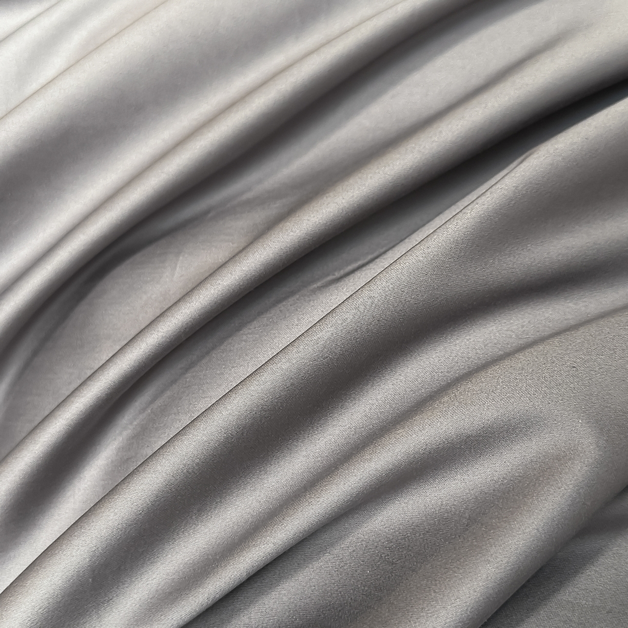 91家纺网 家纺一手货源 找家纺 卡诗兰 2025新款A类50S双股全棉贡缎长绒棉刺绣四件套-飞舞蝴蝶系列(高档礼盒装) 飞舞蝴蝶 高级灰