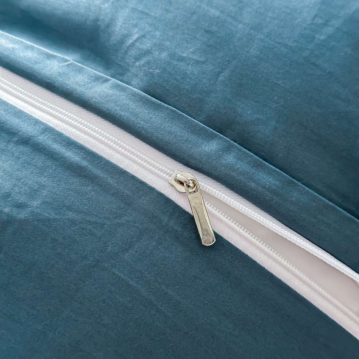 91家纺网 家纺一手货源 找家纺 卡诗兰 2025新款A类50S双股全棉贡缎长绒棉刺绣四件套-飞舞蝴蝶系列(高档礼盒装) 飞舞蝴蝶 宾利蓝