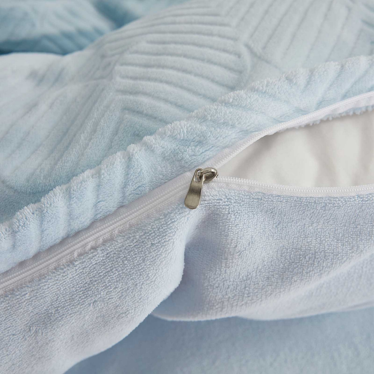 91家纺网 家纺一手货源 找家纺 （总）卡诗兰 2025款高克重纯色牛奶绒雕花四件套