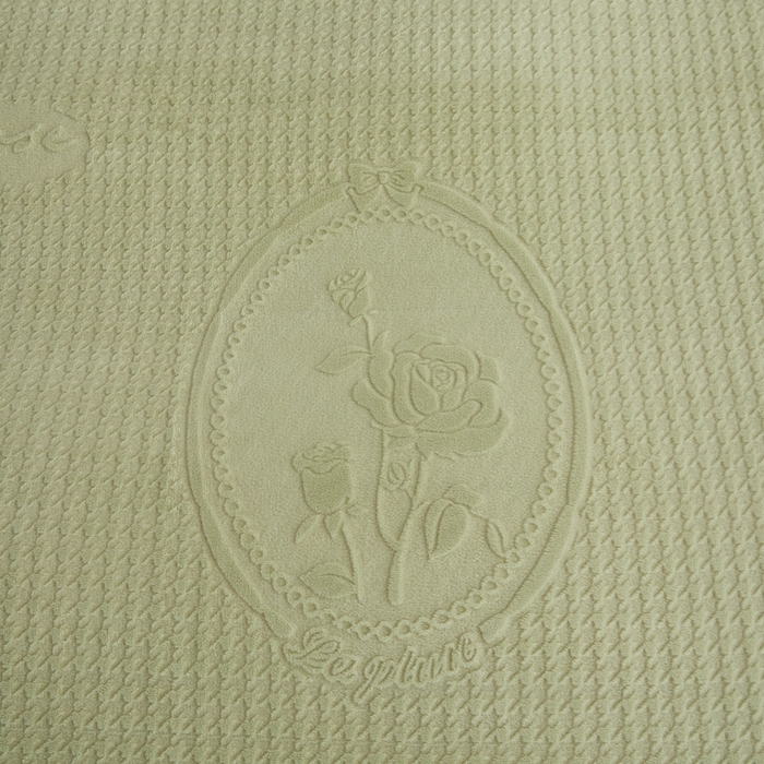 91家纺网 家纺一手货源 找家纺 卡诗兰 2025款高克重纯色牛奶绒雕花四件套 绿色