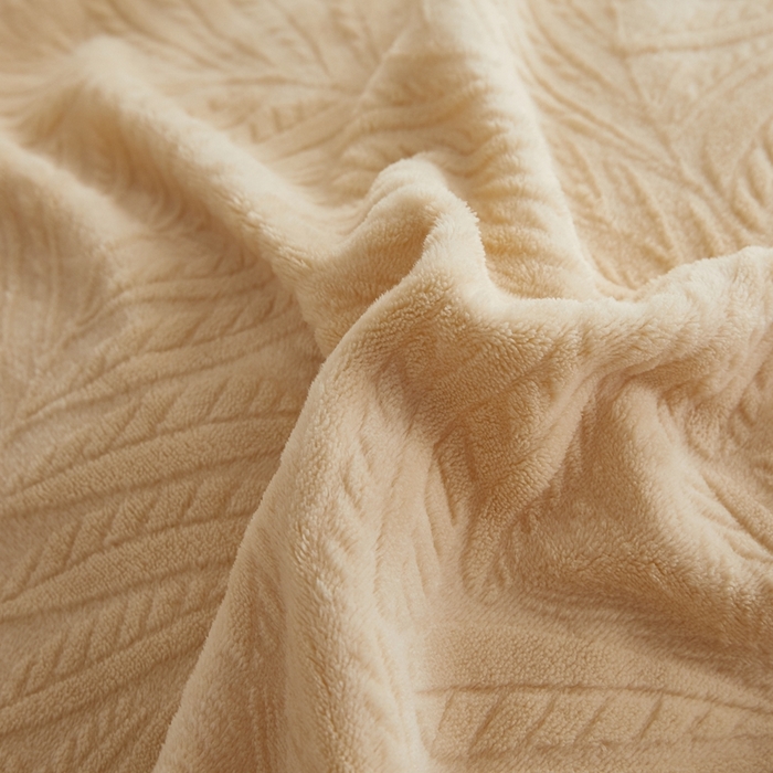 91家纺网 家纺一手货源 找家纺 卡诗兰 2025款高克重纯色牛奶绒雕花四件套 驼色