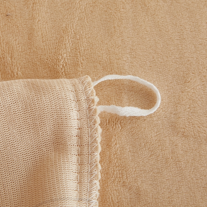 91家纺网 家纺一手货源 找家纺 卡诗兰 2025款高克重纯色牛奶绒雕花四件套 驼色