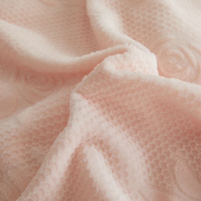 91家纺网 家纺一手货源 找家纺 卡诗兰 2025款高克重纯色牛奶绒雕花四件套 玉色