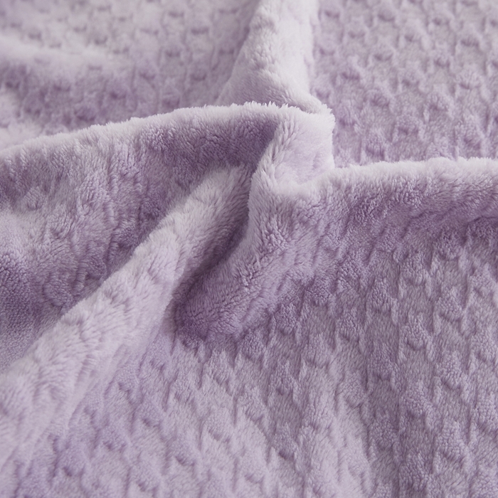 91家纺网 家纺一手货源 找家纺 卡诗兰 2025款高克重纯色牛奶绒雕花四件套 紫色