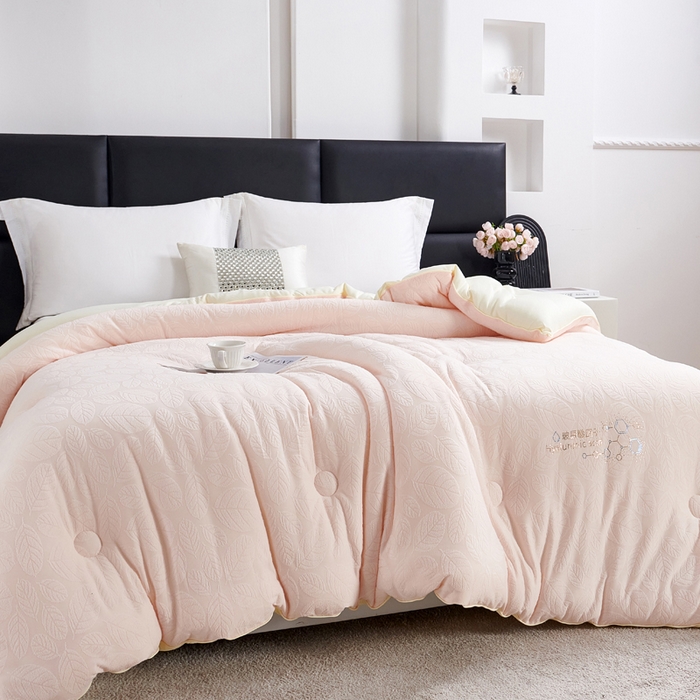 91家纺网 家纺一手货源 找家纺 （总）大世界被王 2025新款雕花绒玻尿酸冬被被子被芯