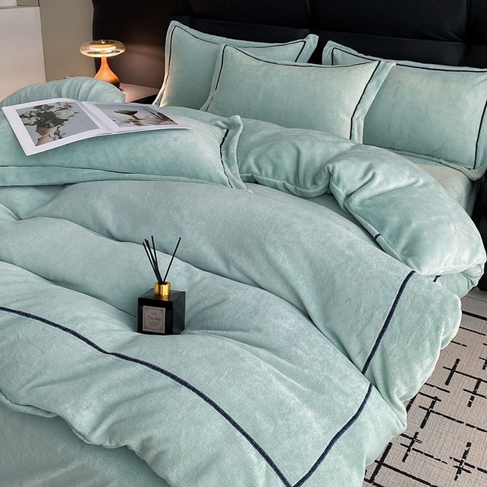 91家纺网 家纺一手货源 找家纺 卡诗兰 2025款高克重加厚牛奶绒十字绣四件套 钻石浅蓝