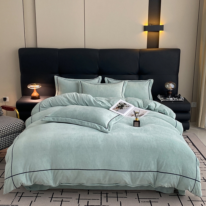 91家纺网 家纺一手货源 找家纺 卡诗兰 2025款高克重加厚牛奶绒十字绣四件套 钻石浅蓝