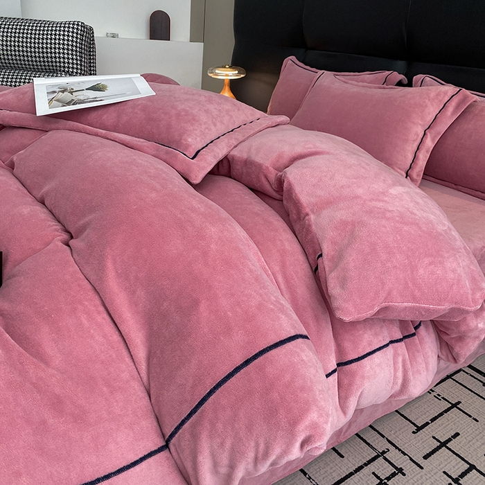 91家纺网 家纺一手货源 找家纺 卡诗兰 2025款高克重加厚牛奶绒十字绣四件套 芭提雅豆沙