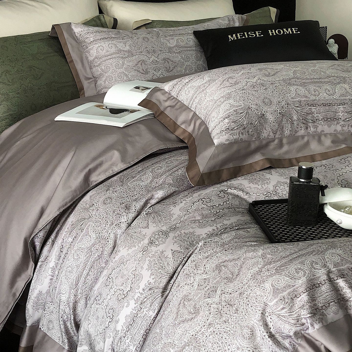 91家纺网 家纺一手货源 找家纺 咏绒家纺工厂店 2025新款高定美式复古风100s长绒棉四件套纯棉全棉数码印花高级被套裸睡 巴洛克-高级灰