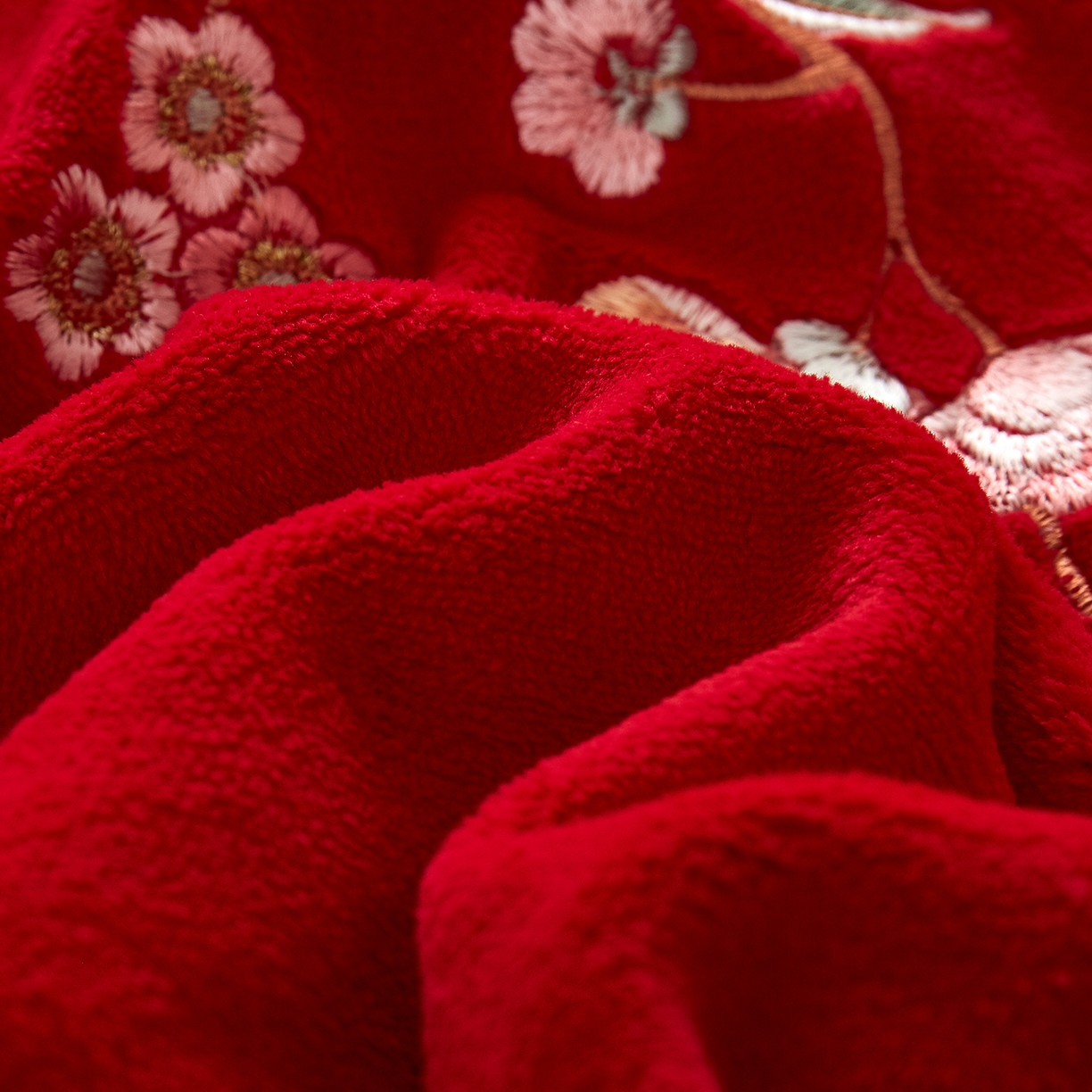 91家纺网 家纺一手货源 找家纺 浩情国际婚庆供货中心 2026新品婚庆加厚全消光牛奶绒四件套系列 富贵满堂