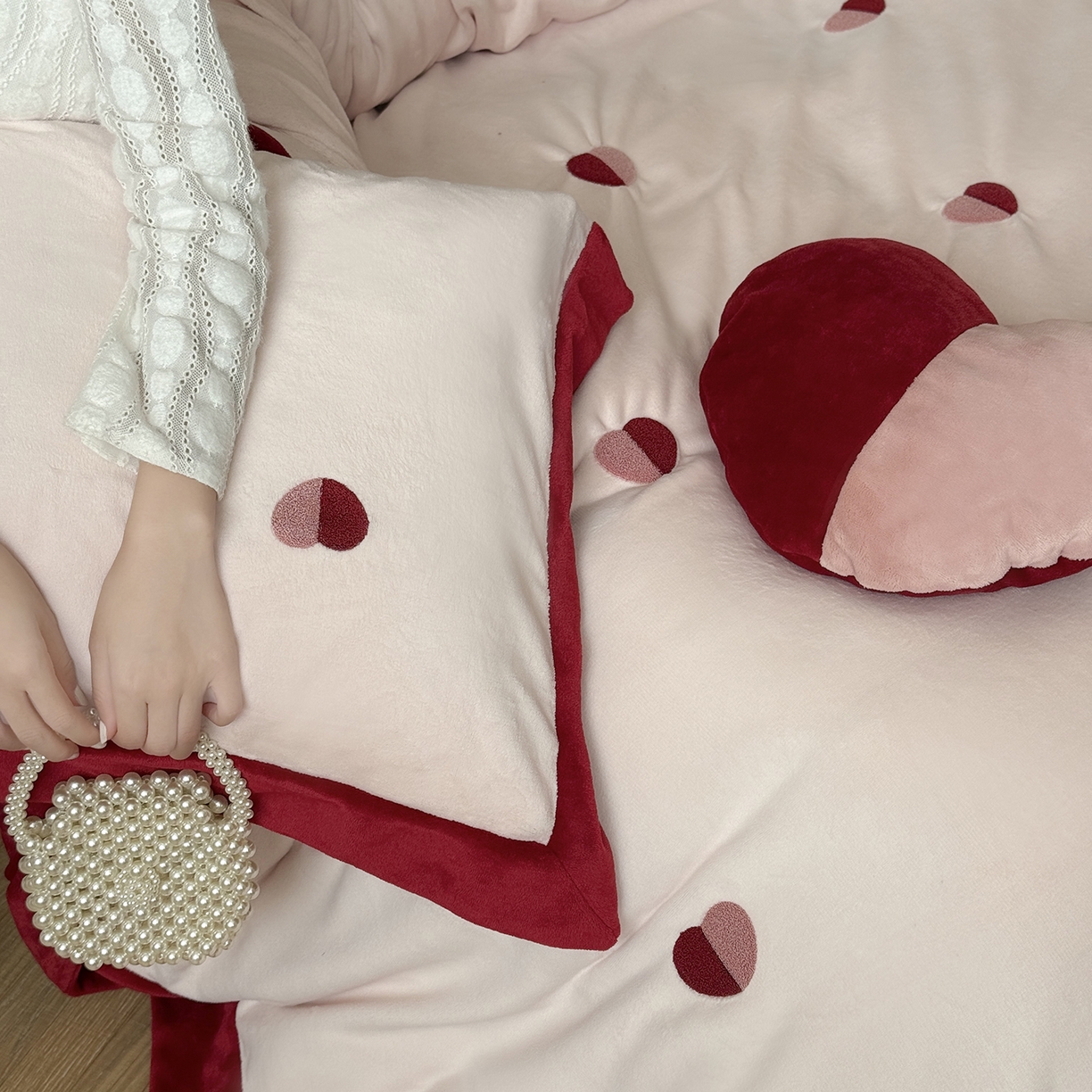 91家纺网 家纺一手货源 找家纺 （总）江涞 2025新款高克重牛奶绒高端毛巾绣四件套-心悦