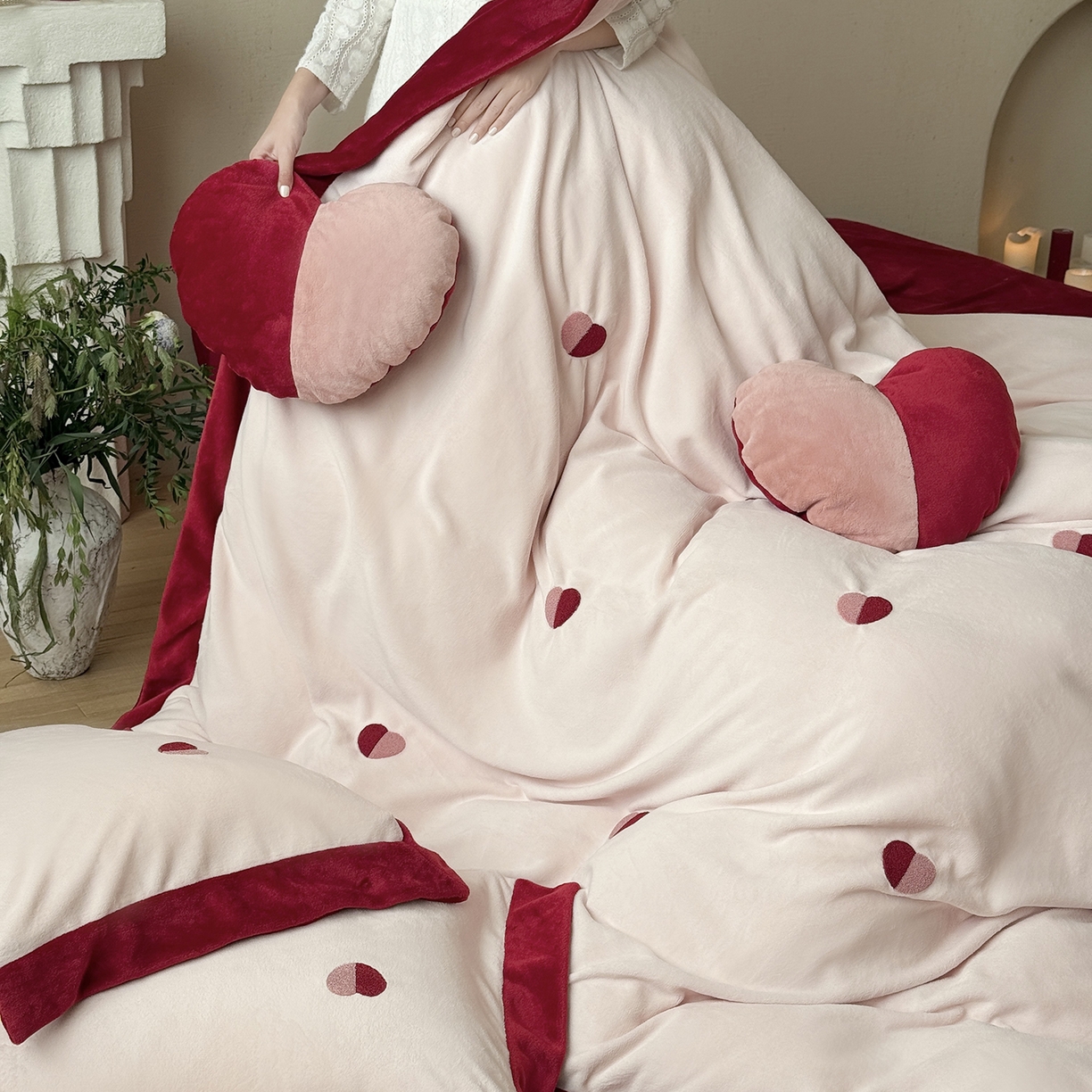 91家纺网 家纺一手货源 找家纺 （总）江涞 2025新款高克重牛奶绒高端毛巾绣四件套-心悦