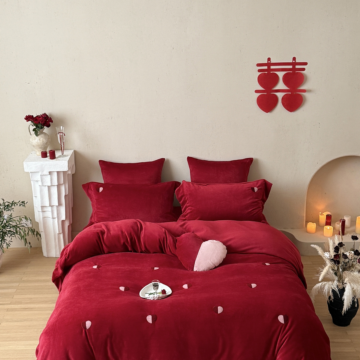 91家纺网 家纺一手货源 找家纺 江涞 2025新款高克重牛奶绒高端毛巾绣四件套-心悦 心悦-红  牛奶绒