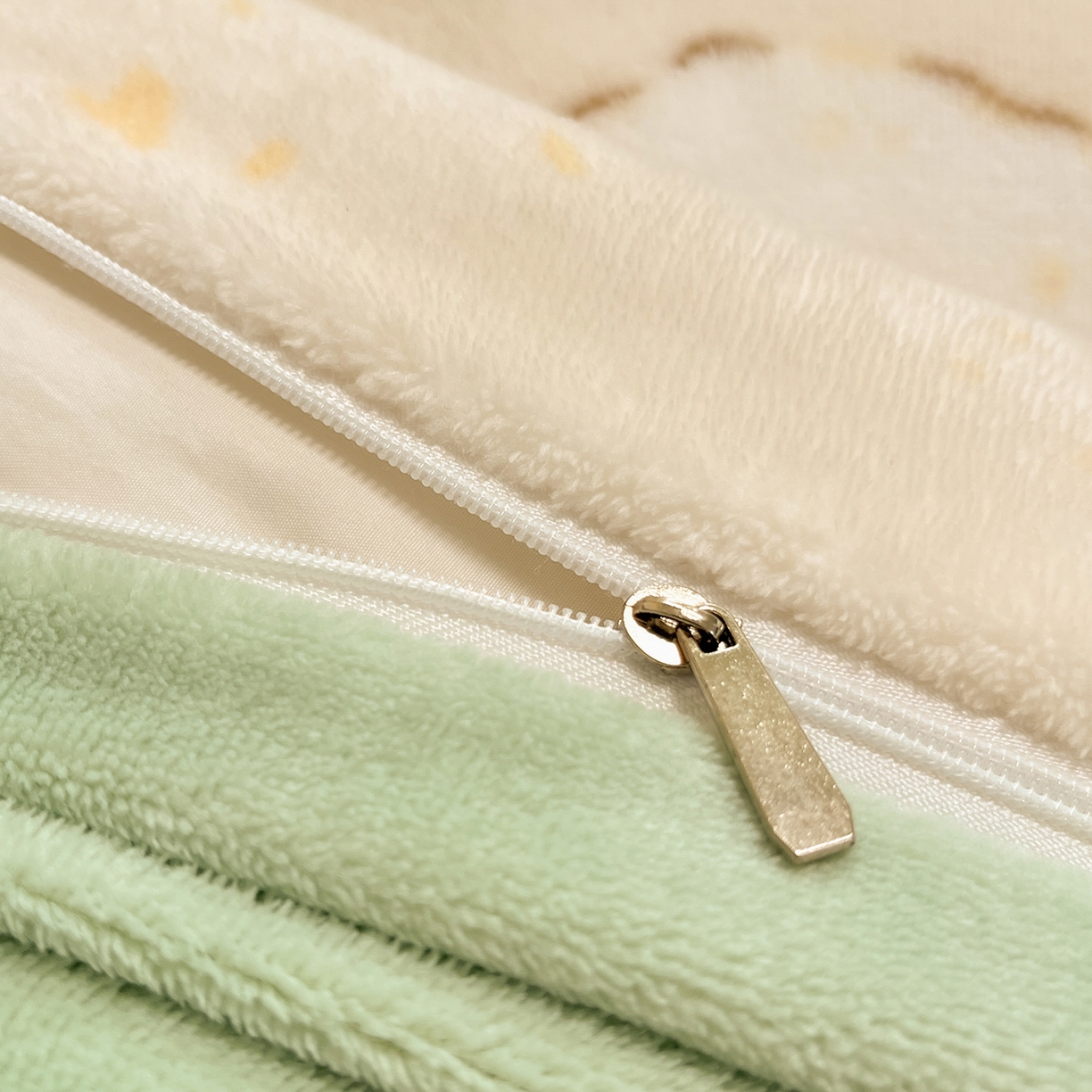 91家纺网 家纺一手货源 找家纺 吉象家纺 2025新款高克重牛奶绒印花被套 奶萌修狗