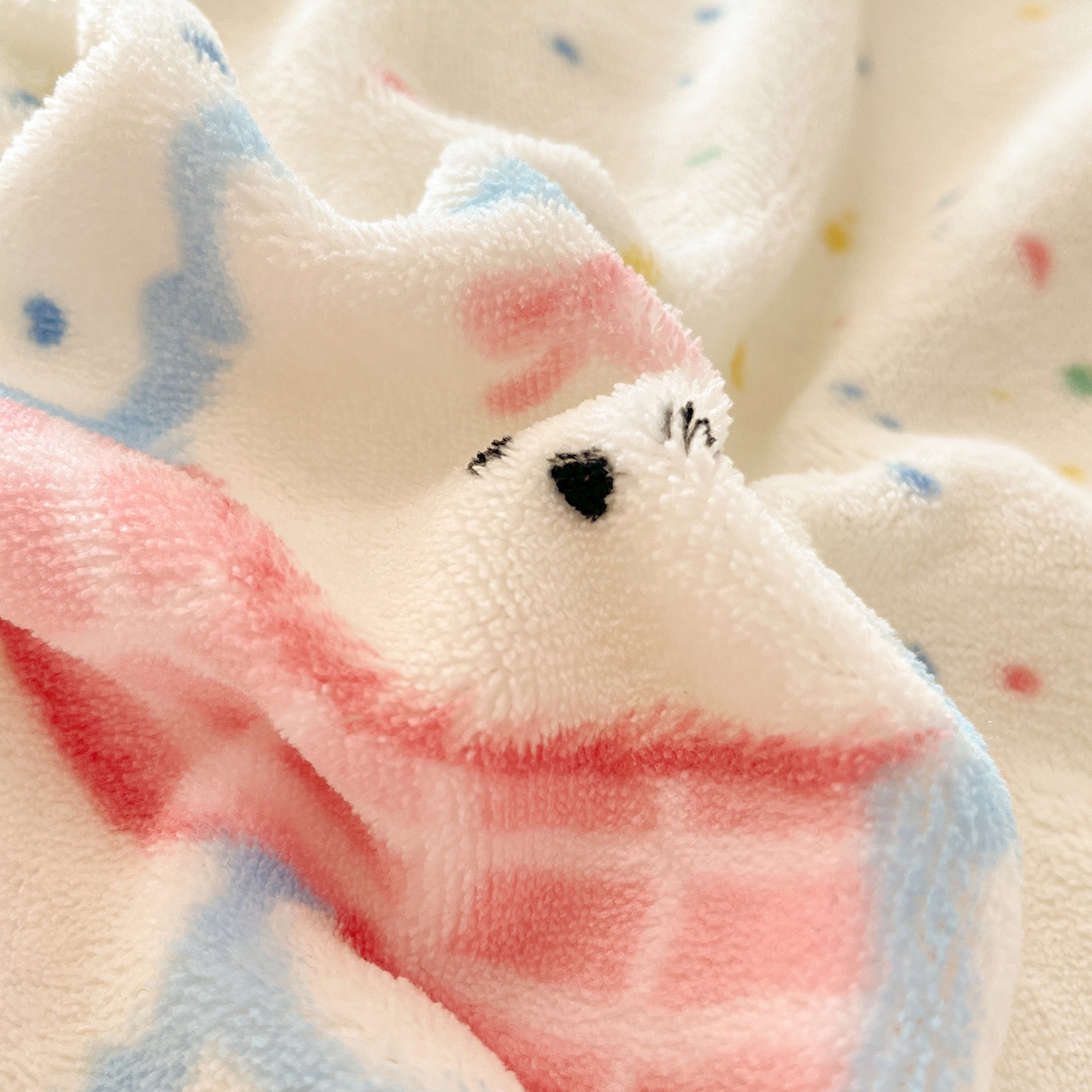 91家纺网 家纺一手货源 找家纺 吉象家纺 2025新款高克重牛奶绒印花被套 点点围脖狗