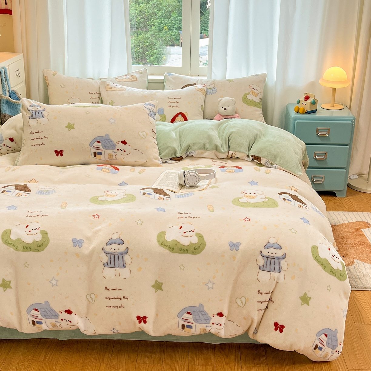 91家纺网 家纺一手货源 找家纺 吉象家纺 2025新款高克重牛奶绒印花被套 奶萌修狗