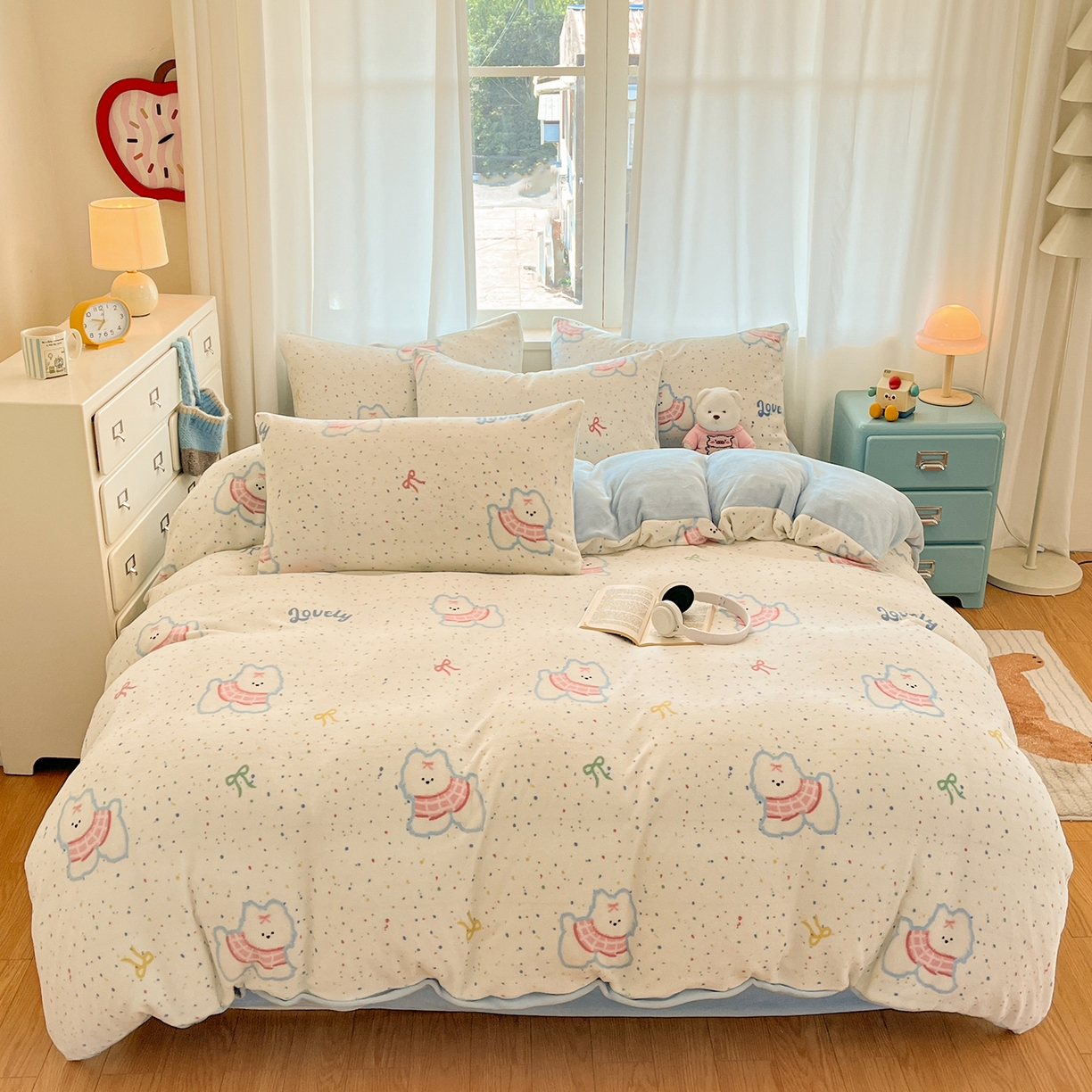 91家纺网 家纺一手货源 找家纺 吉象家纺 2025新款高克重牛奶绒印花被套 点点围脖狗