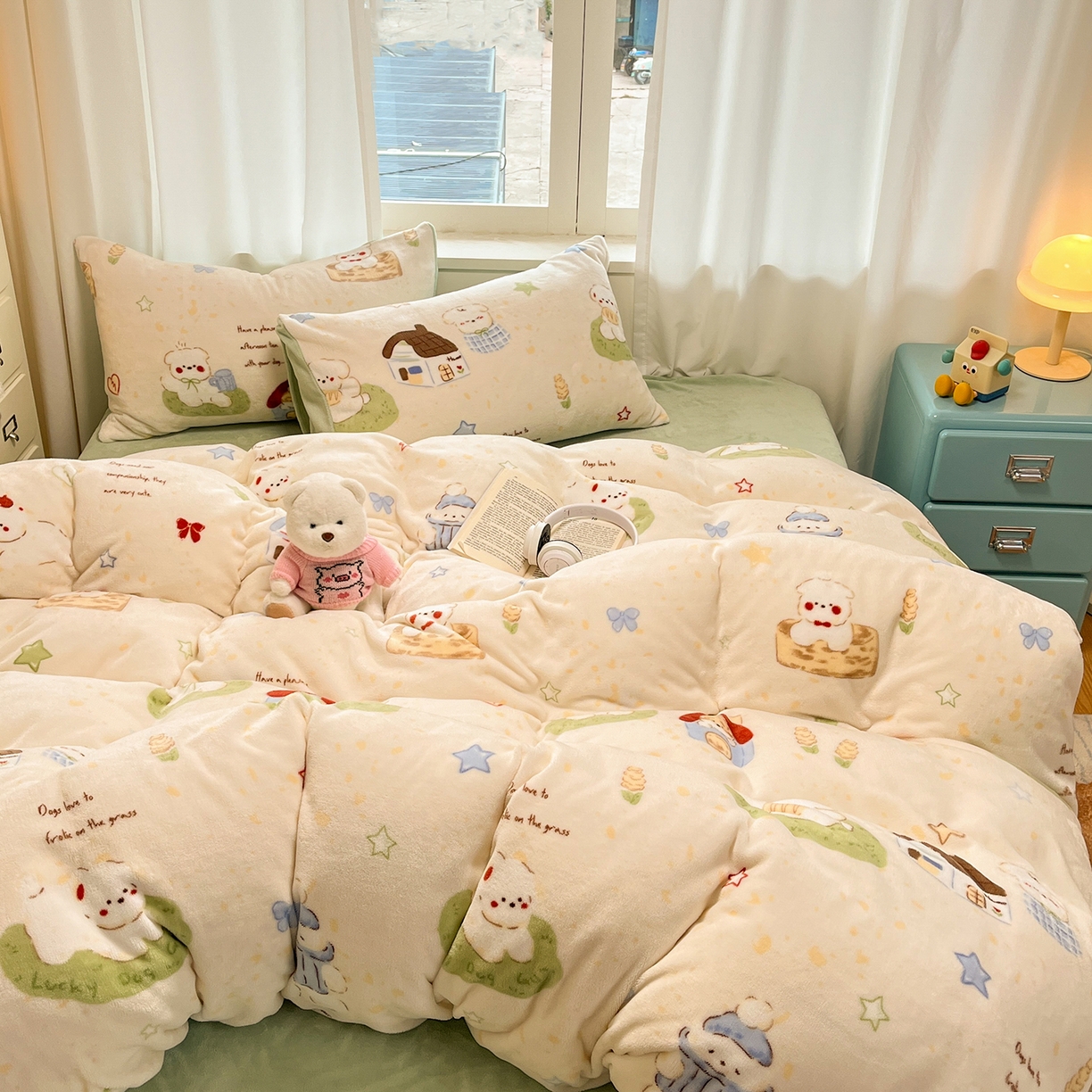 91家纺网 家纺一手货源 找家纺 吉象家纺 2025新款高克重牛奶绒印花被套 奶萌修狗