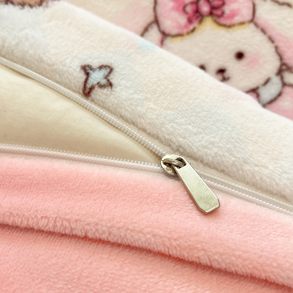 91家纺网 家纺一手货源 找家纺 吉象家纺 2025新款高克重牛奶绒印花被套 星星宠物