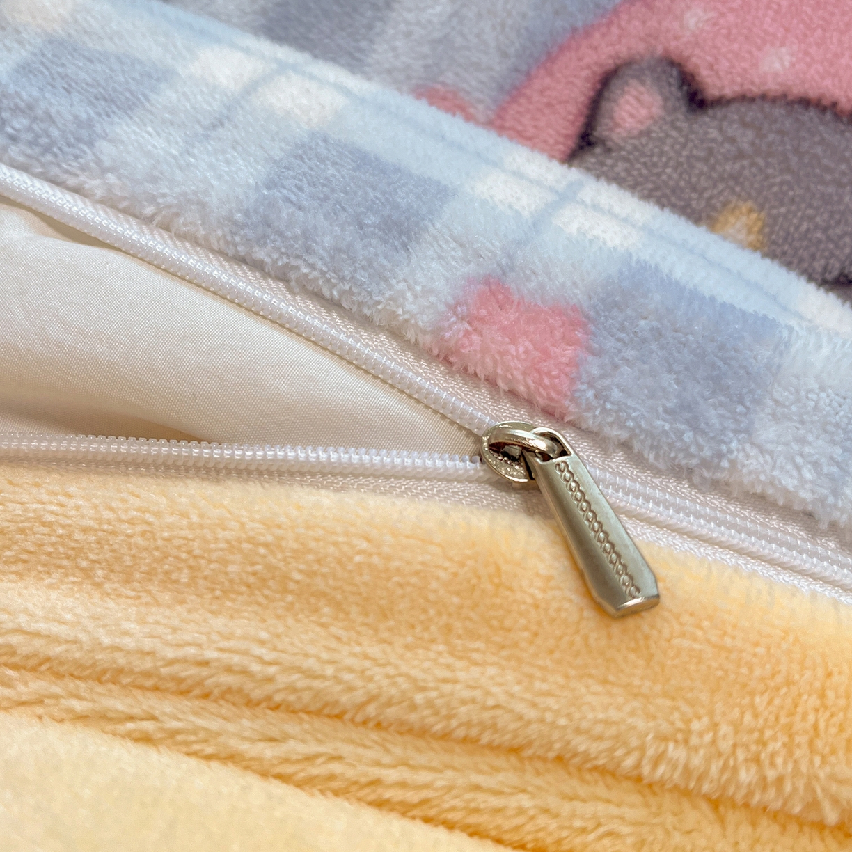 91家纺网 家纺一手货源 找家纺 吉象家纺 2025新款高克重牛奶绒印花被套 宠物派