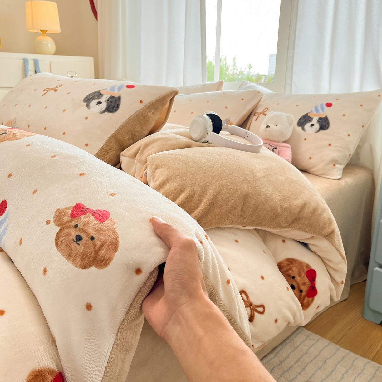 91家纺网 家纺一手货源 找家纺 吉象家纺 2025新款高克重牛奶绒印花被套 好伙伴