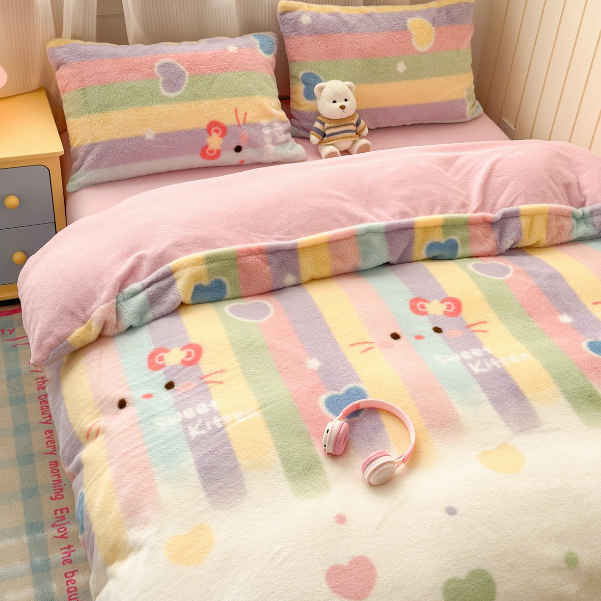 91家纺网 家纺一手货源 找家纺 乐童家纺 2025新款高克重兔毛牛奶绒四件套兔毛彩虹KT