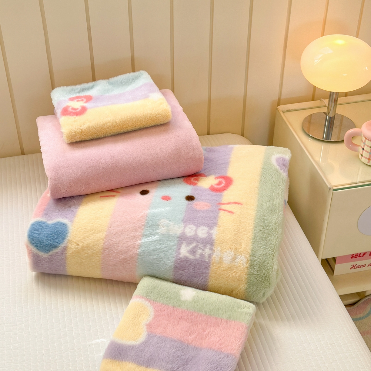 91家纺网 家纺一手货源 找家纺 乐童家纺 2025新款高克重兔毛牛奶绒四件套兔毛彩虹KT