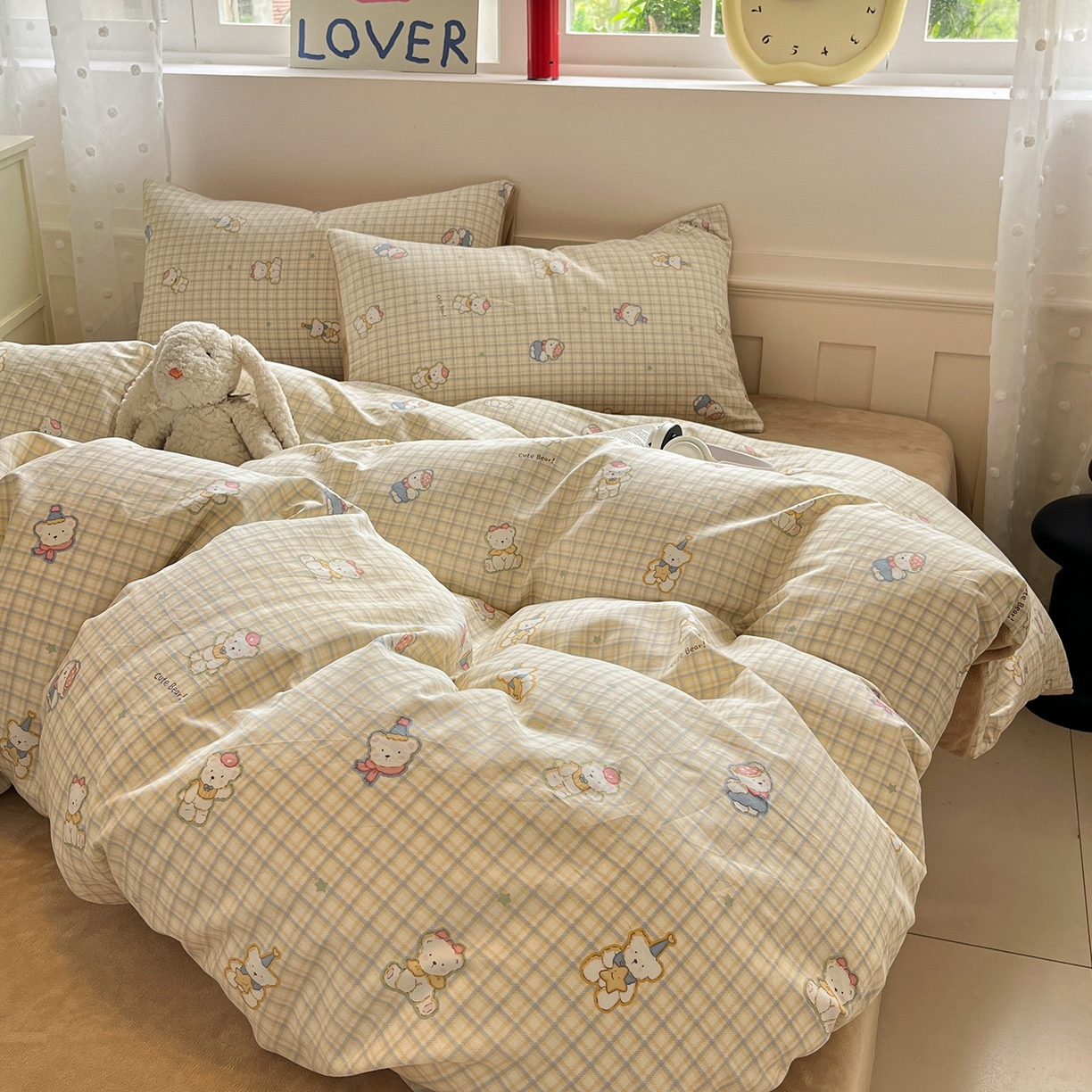 91家纺网 家纺一手货源 找家纺 吉象家纺 2025新款全棉牛奶绒印花四件套 棉绒-格子熊