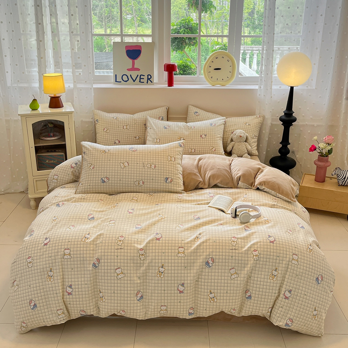 91家纺网 家纺一手货源 找家纺 吉象家纺 2025新款全棉牛奶绒印花四件套 棉绒-格子熊