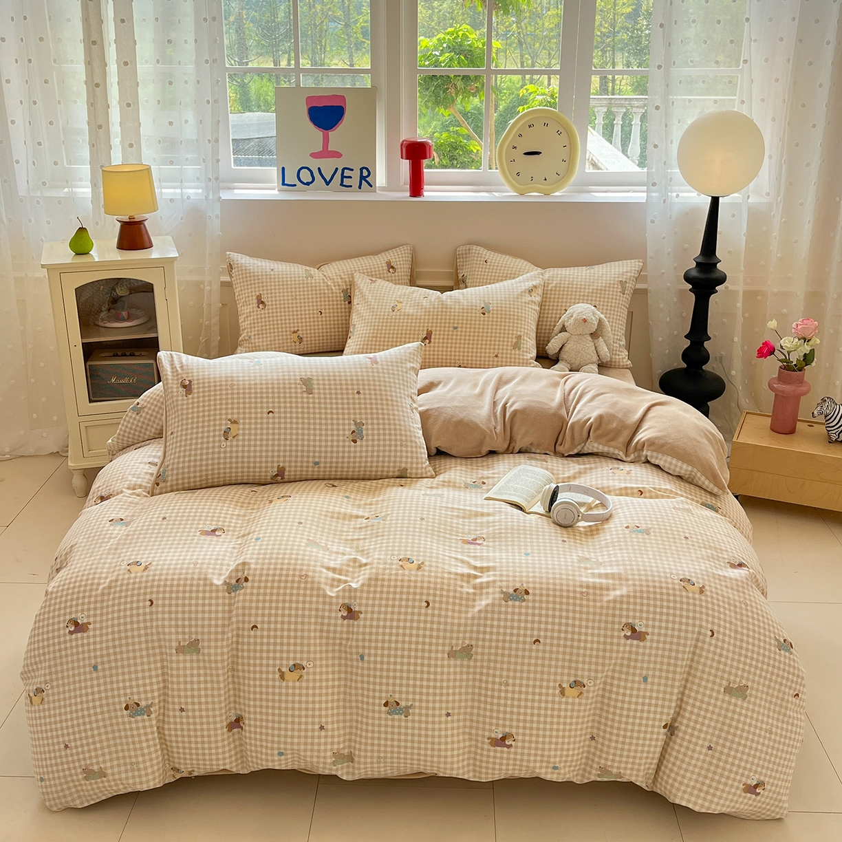 91家纺网 家纺一手货源 找家纺 吉象家纺 2025新款全棉牛奶绒印花四件套 棉绒-狗狗派对