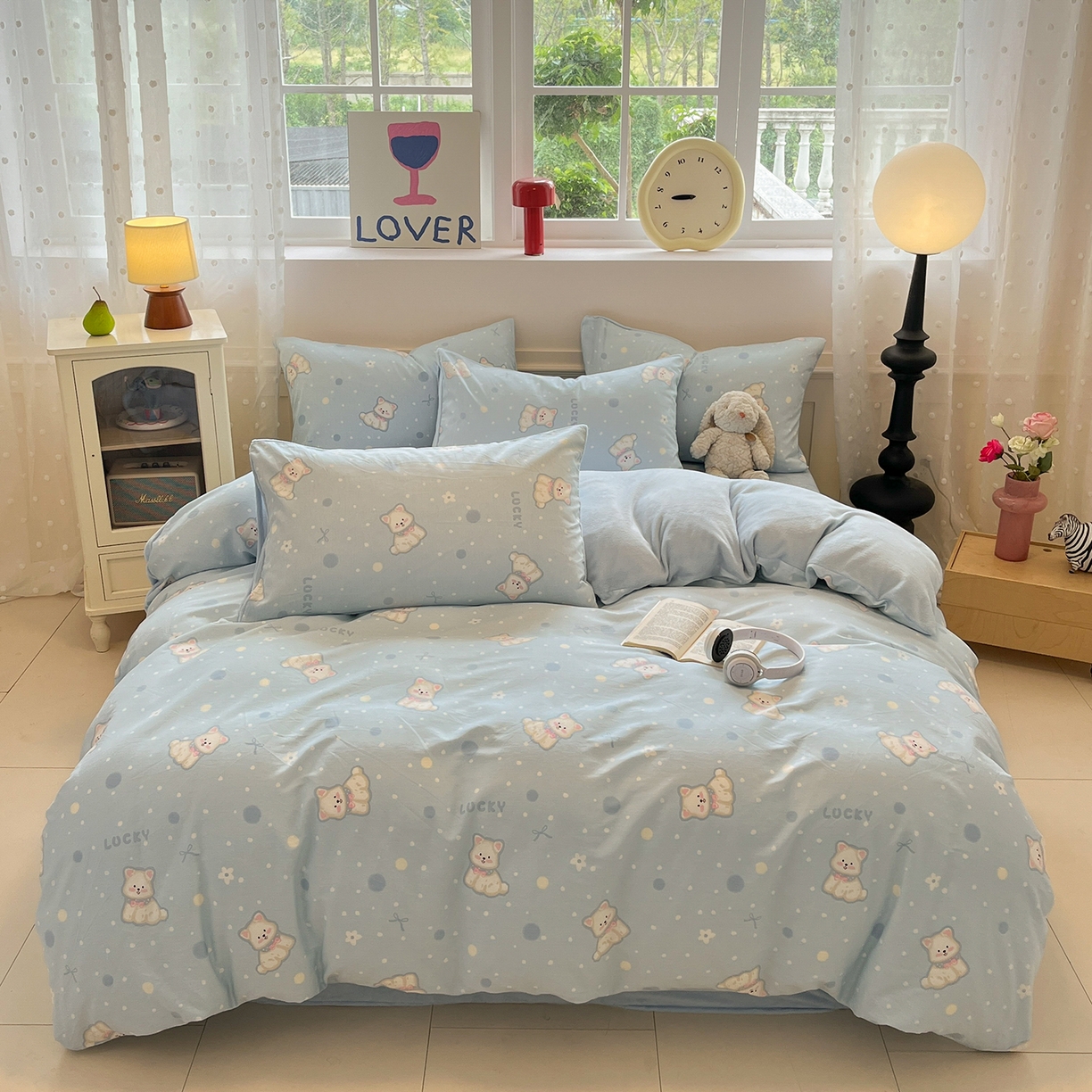 91家纺网 家纺一手货源 找家纺 吉象家纺 2025新款全棉牛奶绒印花四件套 棉绒-蓝色泡芙狗