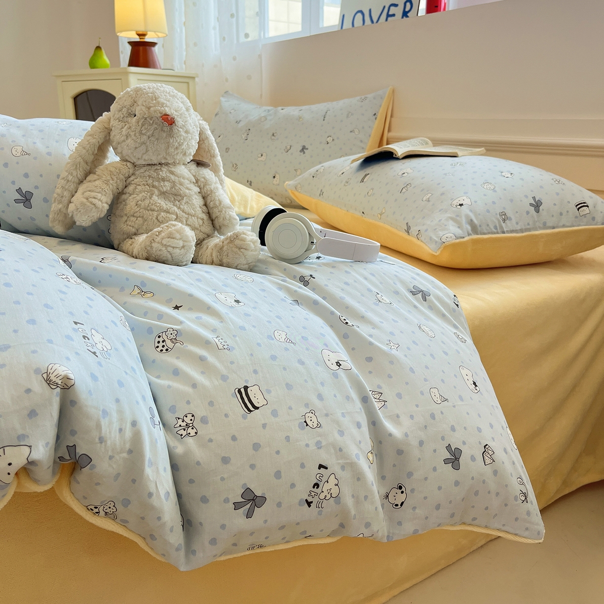 91家纺网 家纺一手货源 找家纺 吉象家纺 2025新款全棉牛奶绒印花四件套 棉绒-蜜罐猫猫