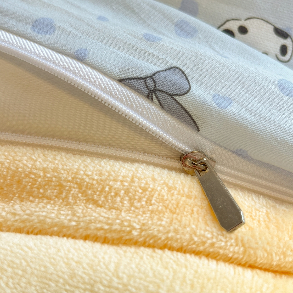 91家纺网 家纺一手货源 找家纺 吉象家纺 2025新款全棉牛奶绒印花四件套 棉绒-蜜罐猫猫