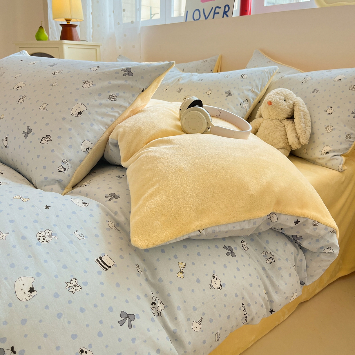 91家纺网 家纺一手货源 找家纺 吉象家纺 2025新款全棉牛奶绒印花四件套 棉绒-蜜罐猫猫