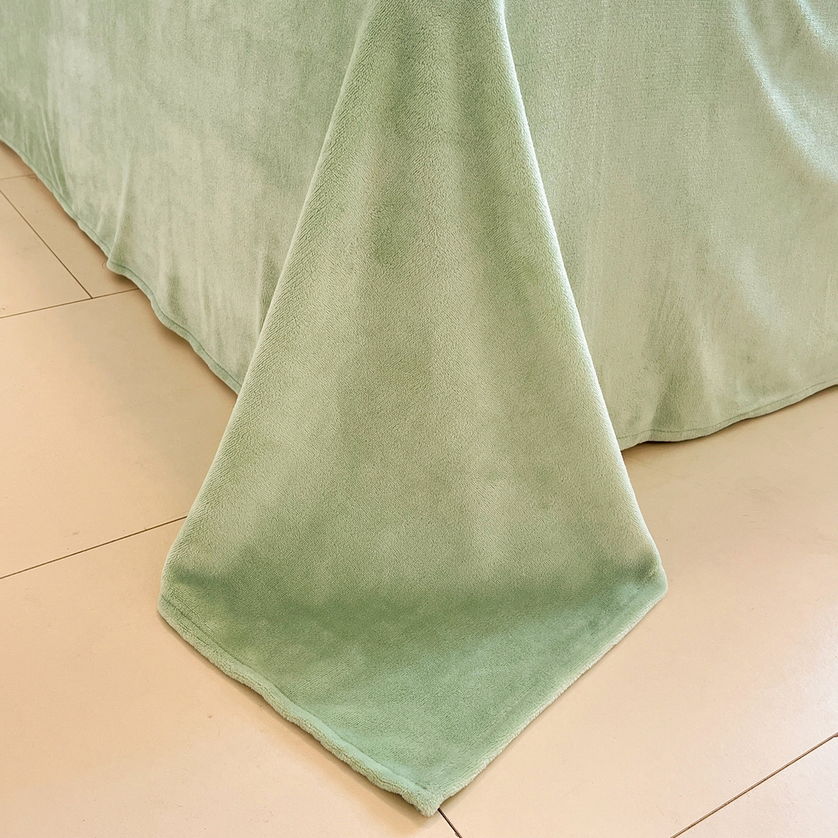 91家纺网 家纺一手货源 找家纺 吉象家纺 2025新款全棉牛奶绒印花四件套 棉绒-蘑菇小兔