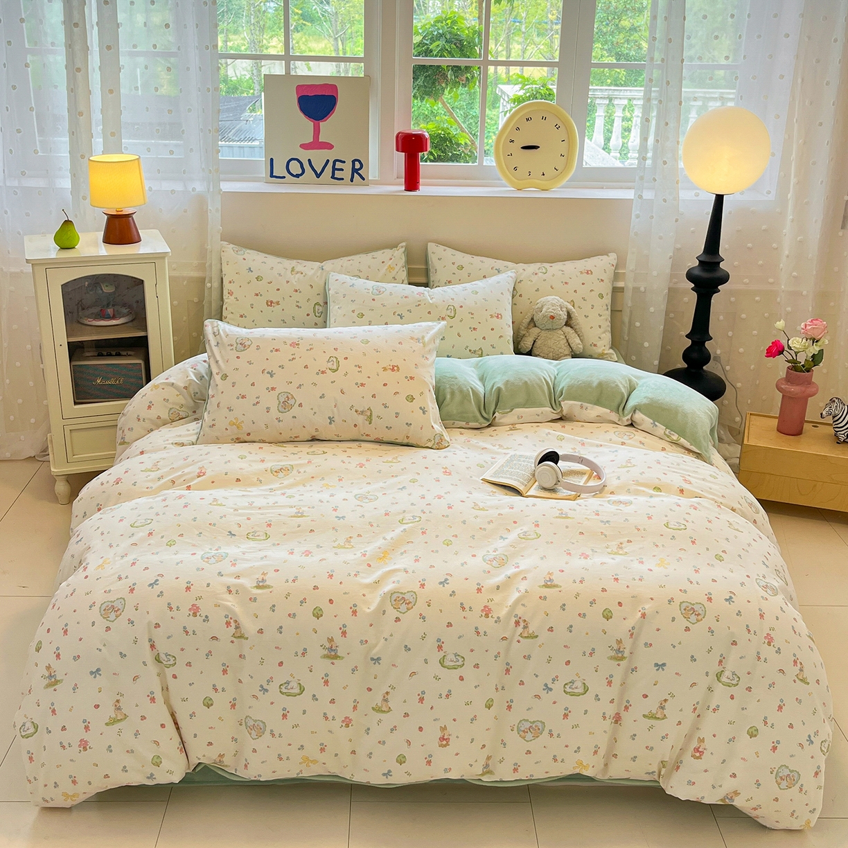 91家纺网 家纺一手货源 找家纺 吉象家纺 2025新款全棉牛奶绒印花四件套 棉绒-蘑菇小兔