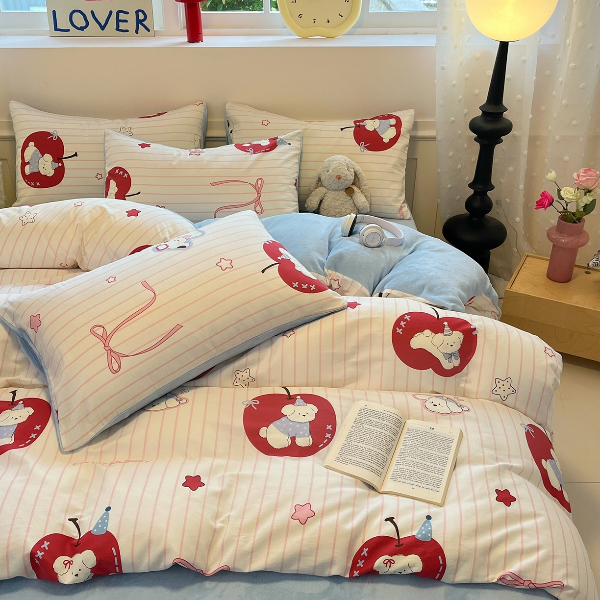 91家纺网 家纺一手货源 找家纺 吉象家纺 2025新款全棉牛奶绒印花四件套 棉绒-苹果狗