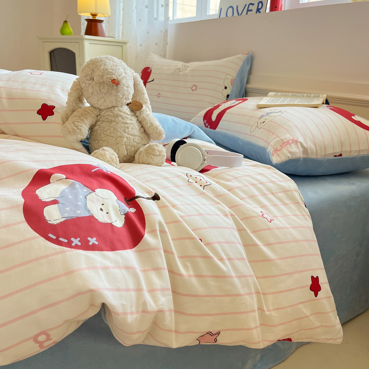 91家纺网 家纺一手货源 找家纺 吉象家纺 2025新款全棉牛奶绒印花四件套 棉绒-苹果狗