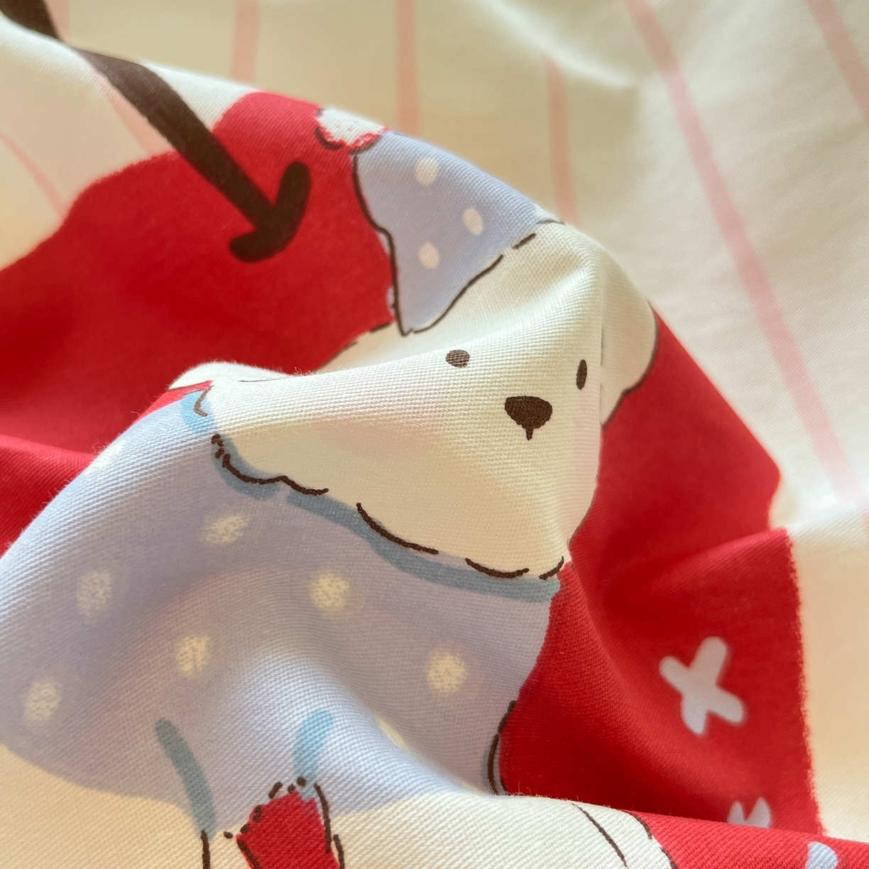 91家纺网 家纺一手货源 找家纺 吉象家纺 2025新款全棉牛奶绒印花四件套 棉绒-苹果狗