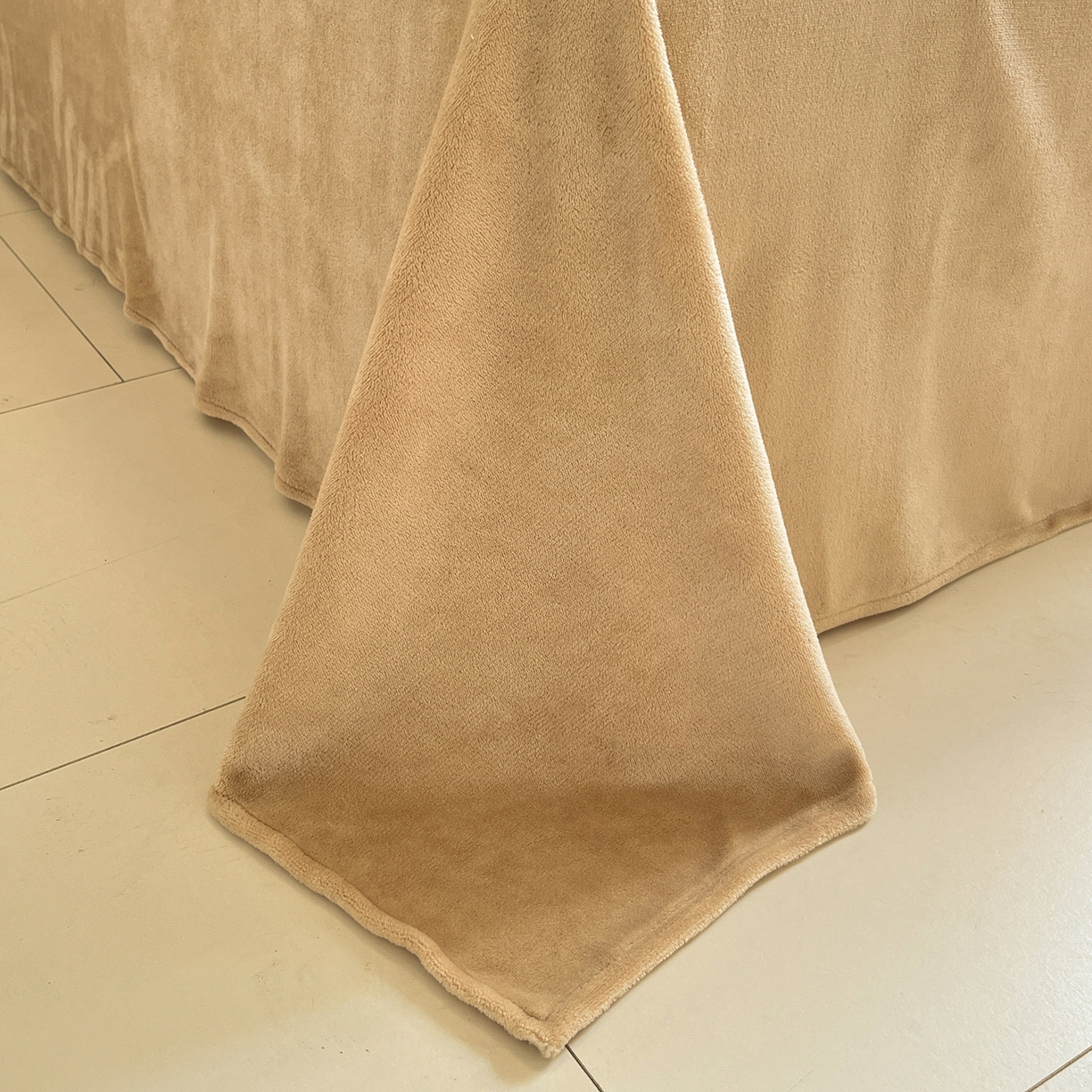 91家纺网 家纺一手货源 找家纺 吉象家纺 2025新款全棉牛奶绒印花四件套 棉绒-俏皮狗狗